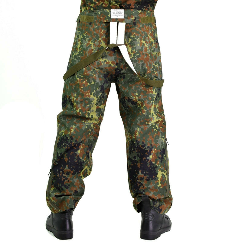 Cantrocchini di eserciti tedeschi generici Goretex Bib n Brace Flecktarn Pants nel complesso nuovo nuovo